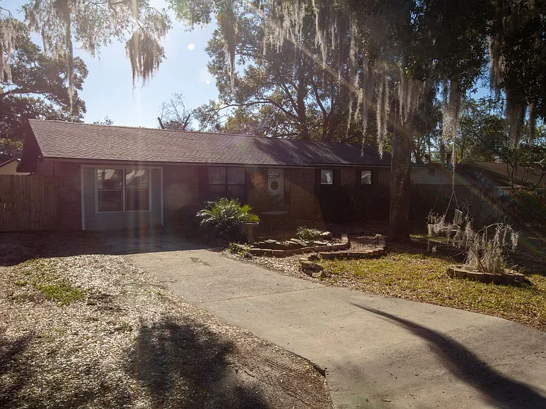641 SW Orange Ave — Photo 2