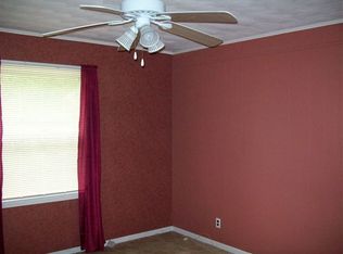 519 W Broad St APT 2, Chesaning, MI