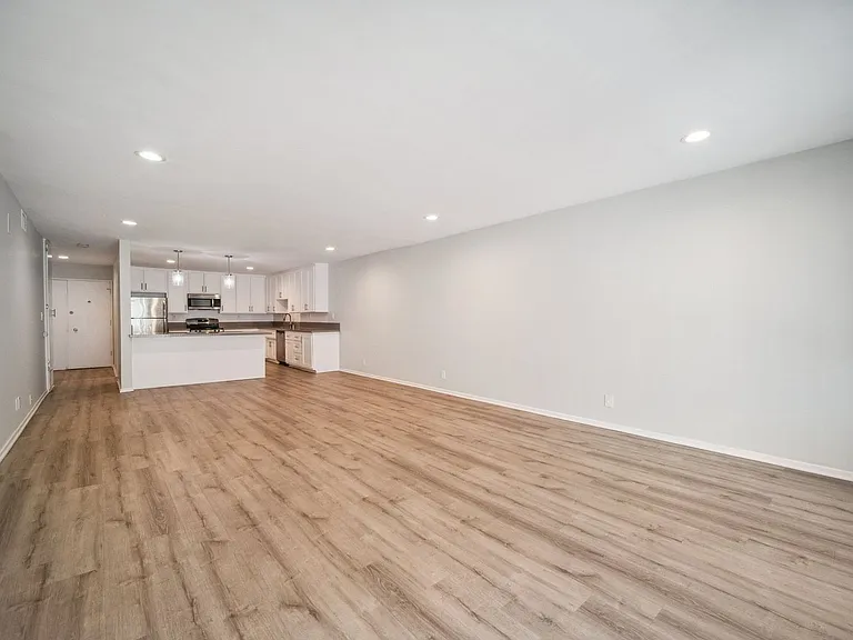 170 North Crescent Street — Photo 8