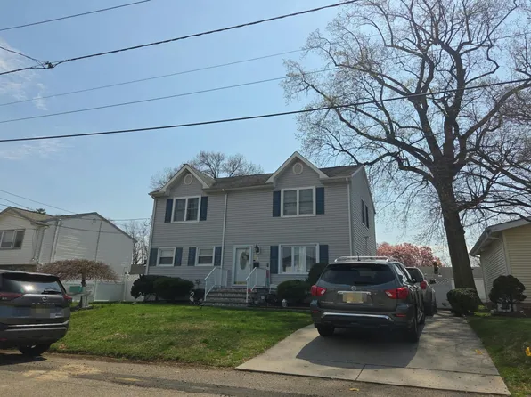 88 W Willow St, Colonia, NJ 07067