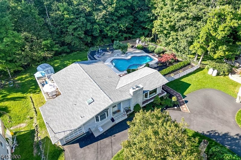 1st image of 25 Sachem Rd