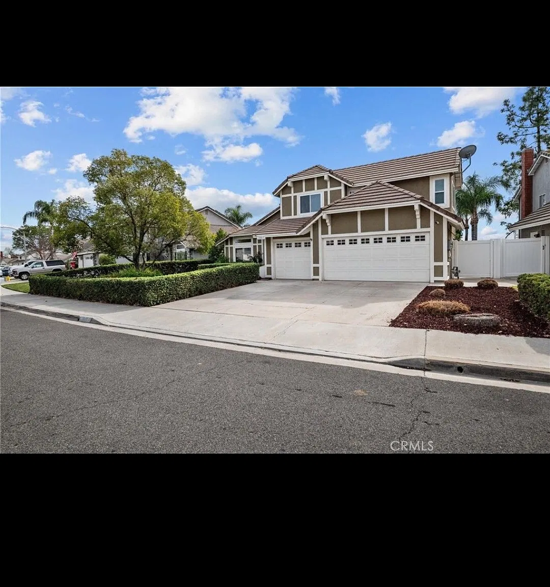 4 bed, 2190 sqft, $3,800 — Photo 3