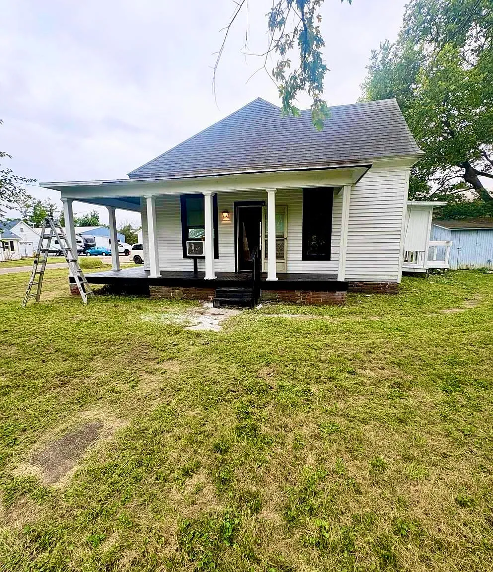 2 bed, 854 sqft, $1,095 — Photo 2