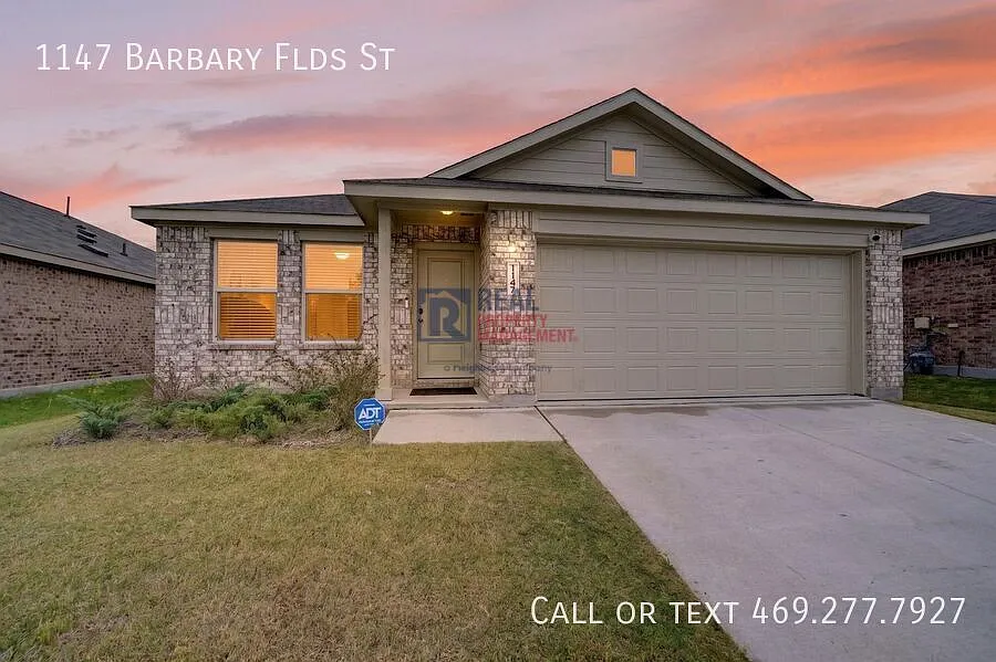 Easy Living with Space & Community Perks Forney, TX — Photo 2