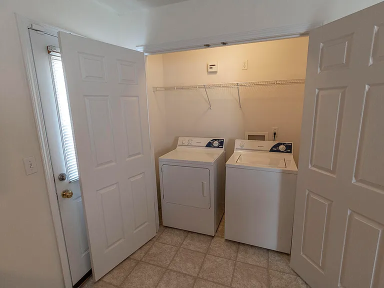 3402 E Saint Charles Rd — Photo 9