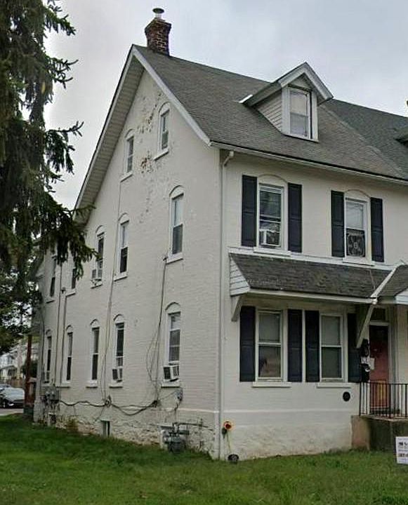 1st image of 233 E Main St