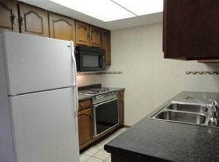 3564 Neerpark Dr, Lincoln, NE 68506