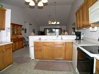 5th image of 1737 Bushwood Ln