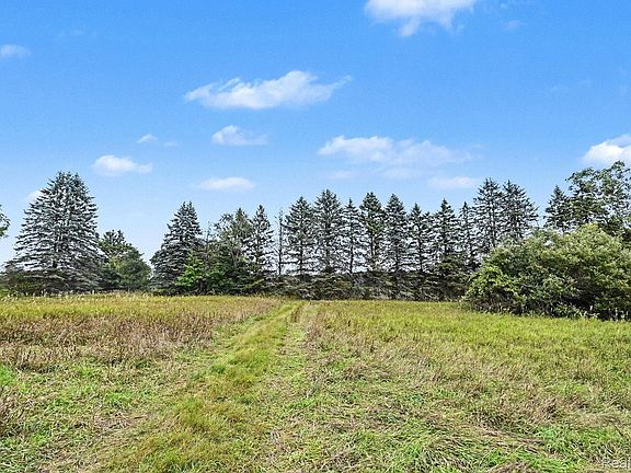 4th image of 8145 Beardslee Rd