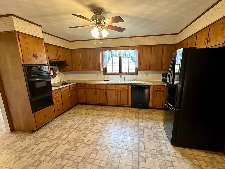 1448 Abbottstown Pike — Photo 4