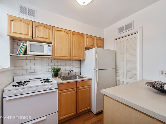 5th image of 418 Eberly Ave