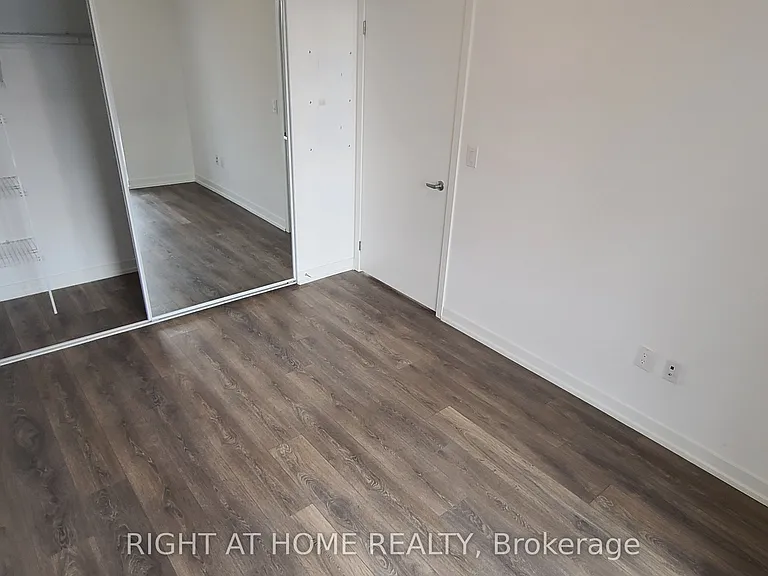 2520 Eglinton Ave W #1817 — Photo 19