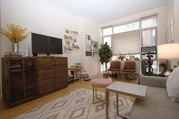 Rented by R New York | media 15