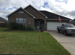 105 Hancock St, Clute, TX 77531