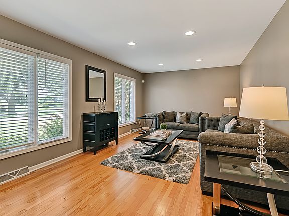 4th image of 8211 Sawyer Ct