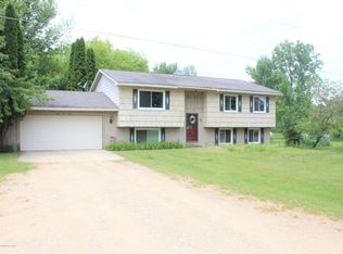 11650 Hunter Rd, Bath, MI 48808