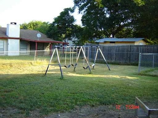 2nd image of 1047 HICKORY TRL
