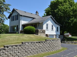 2750 Slinger Rd, Richfield, WI 53076