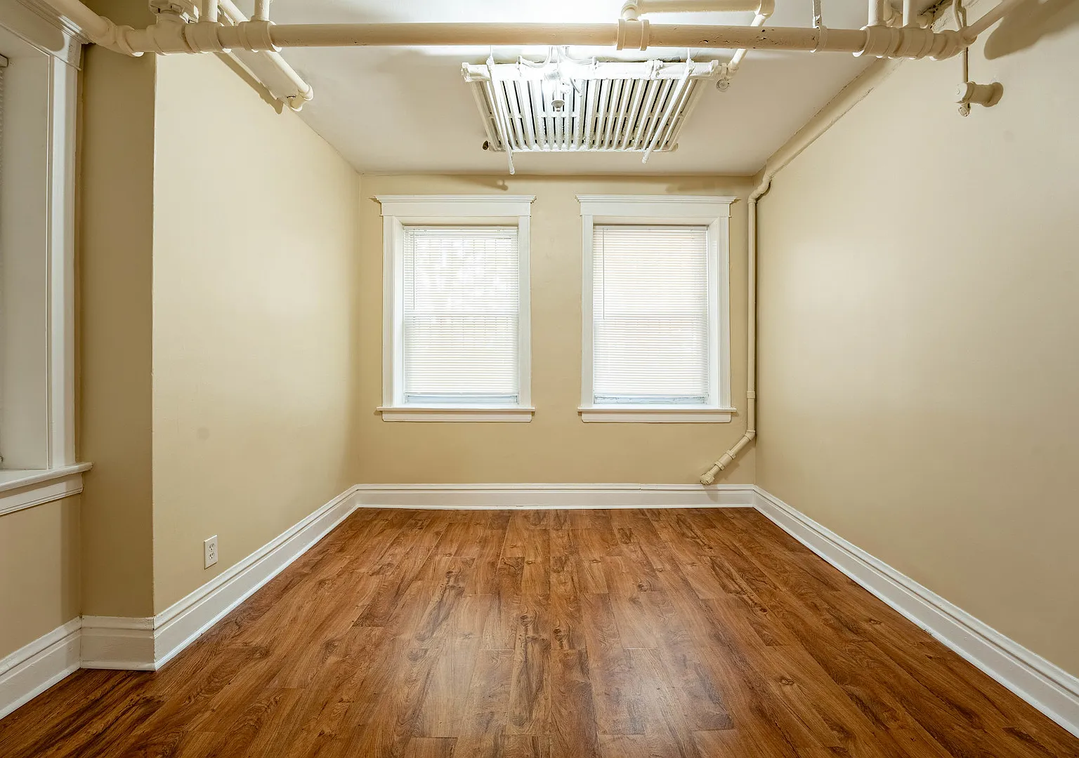 1 bed, 950 sqft, $1,850 — Photo 4