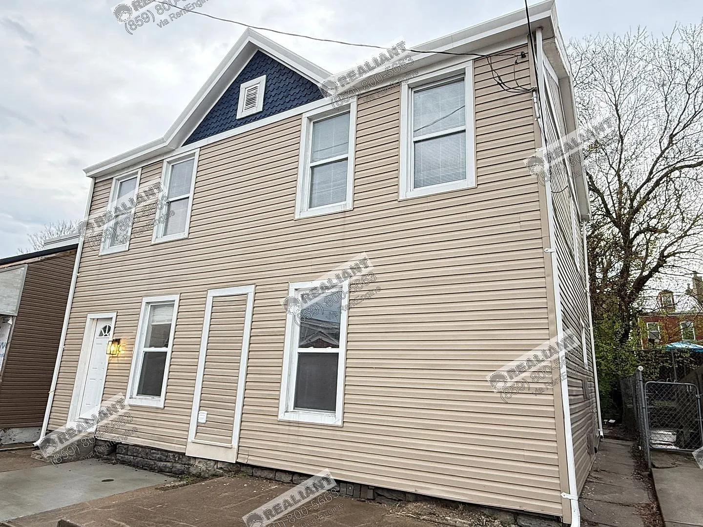 4 bed, 2.0 bath, 2352 sqft, $2,195 — Photo 2