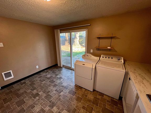 5th image of 9409 130th Street Ct E