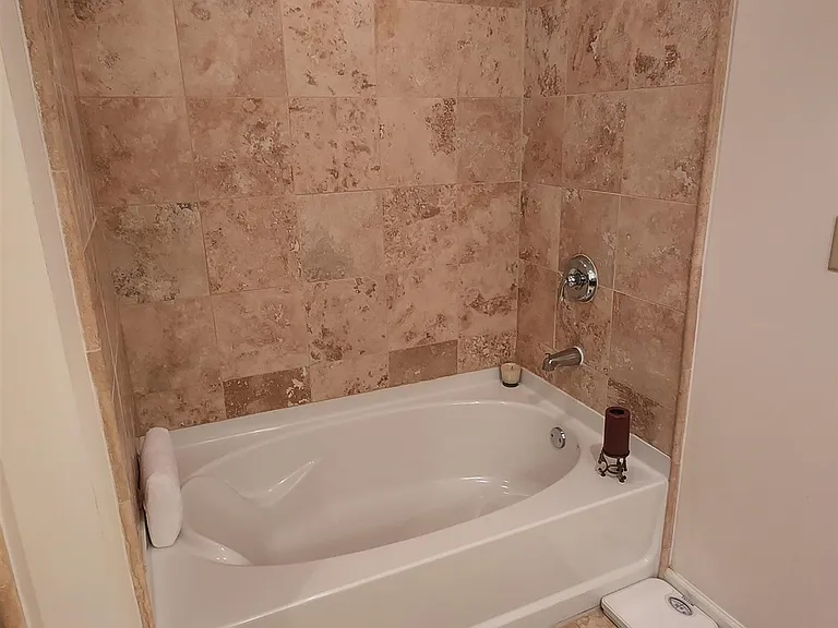 121 N Monroe St #1208 — Photo 17