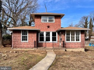 250 Glenwood Rd, Pasadena, MD 21122