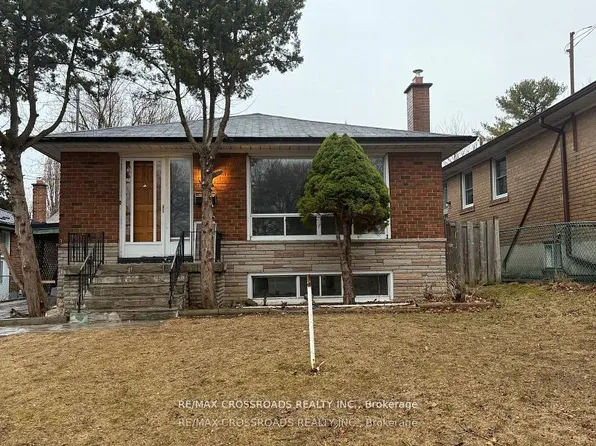 113 Confederation Dr, Toronto, ON M1G 1A4
