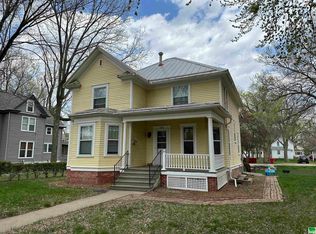 209 N University St, Vermillion, SD 57069