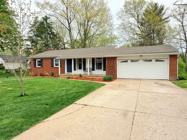 3101 Paris Park Dr SE, Kentwood, MI 49512