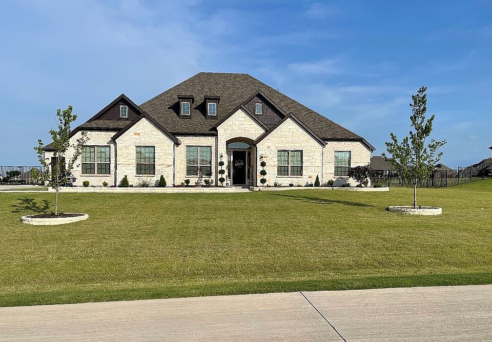 1st image of 219 Devonport Dr
