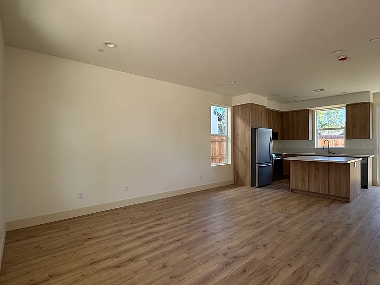 955 Olive Branch Pl — Photo 3
