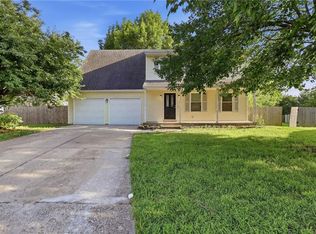 201 N Poplar Dr, Gardner, KS 66030