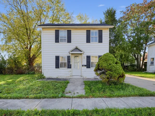 315 W Carpenter St, Freeport, IL 61032