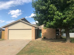 524 Marathon Dr, Moore, OK 73160