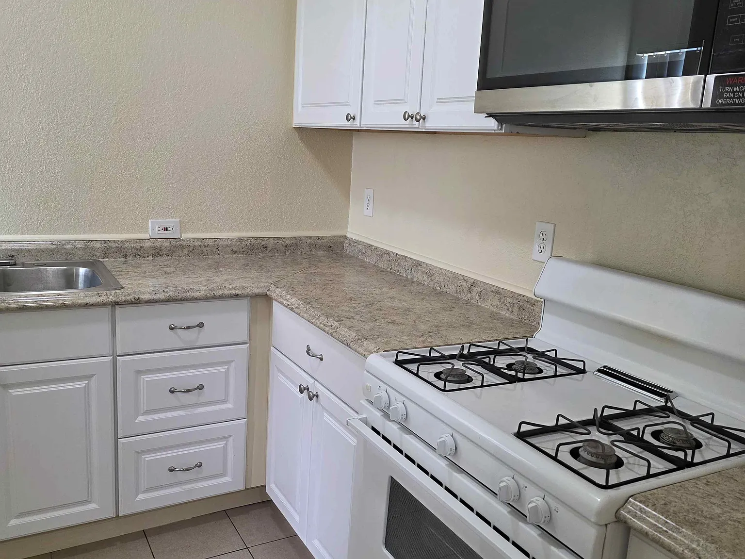 1 bed, 600 sqft, $900 — Photo 3