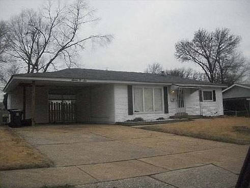 1st image of 706 Village Square Dr