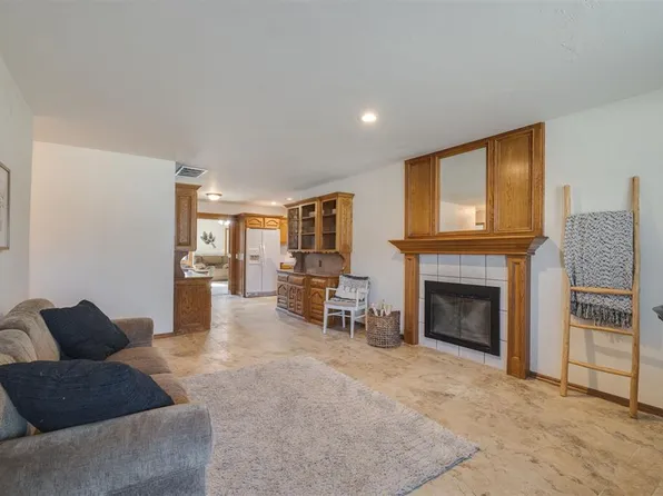 218 Klondike Dr, Yukon, OK 73099