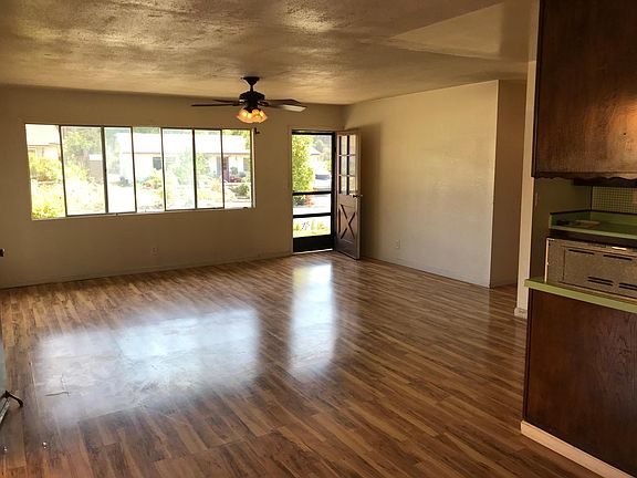 3rd image of 345 Dakota Dr