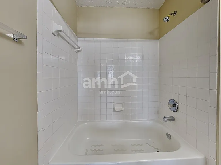 7011 Medford Ct — Photo 14