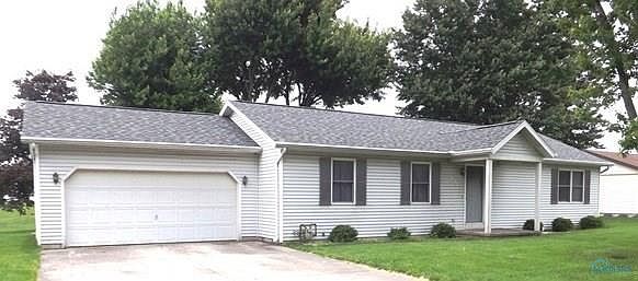1st image of 233 Crescent Dr #4