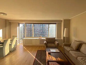 Rented by R New York