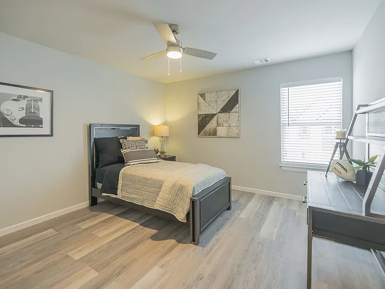Oak Hill Townhomes: Now Offering First Month FREE! — Photo 40