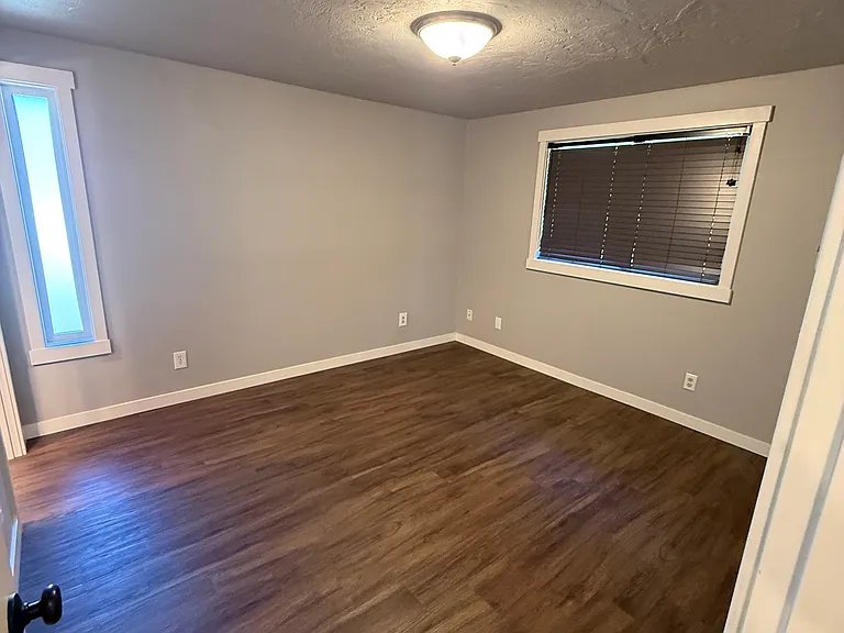2110 Lamar Ln — Photo 6