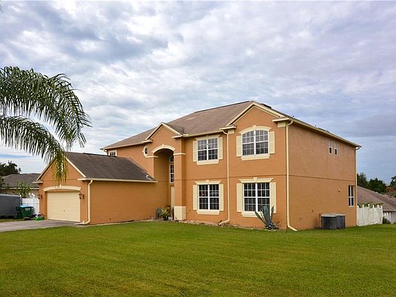 2nd image of 1467 Summit Hill Dr