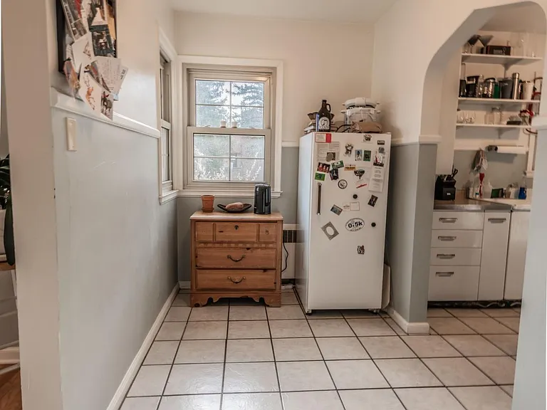 1222 E Grand Ave — Photo 4