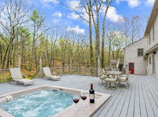 113 Log Rd, North Smithfield, RI 02896