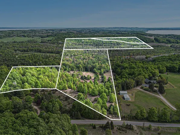 E Otto Rd, Suttons Bay, MI 49682