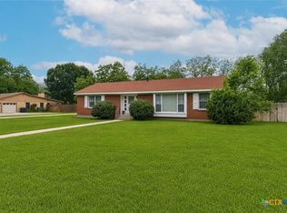 908 S Laurel Ave, Luling, TX 78648