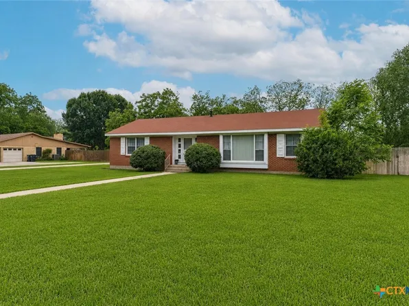 908 S Laurel Ave, Luling, TX 78648